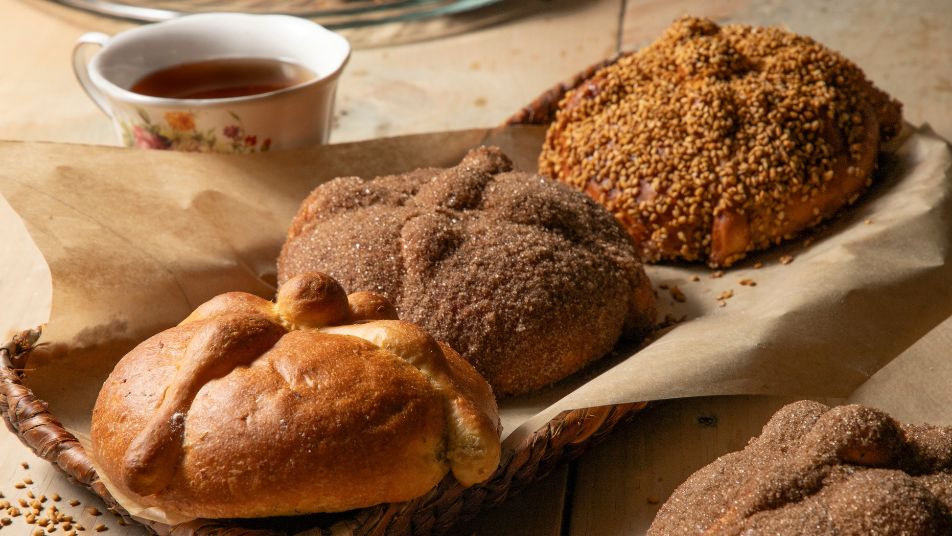 Té y pan de muerto
